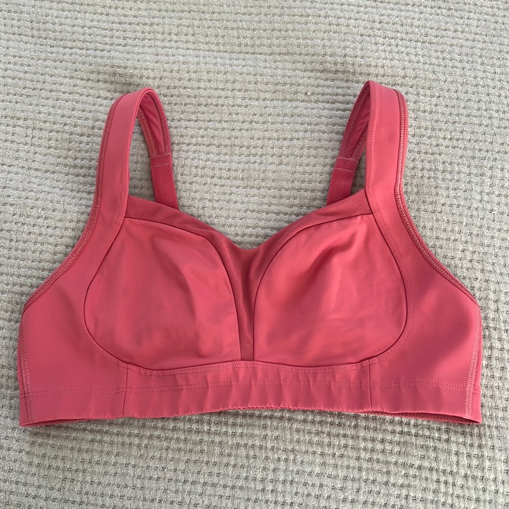 Lululemon Ta Ta Tamer sports bra